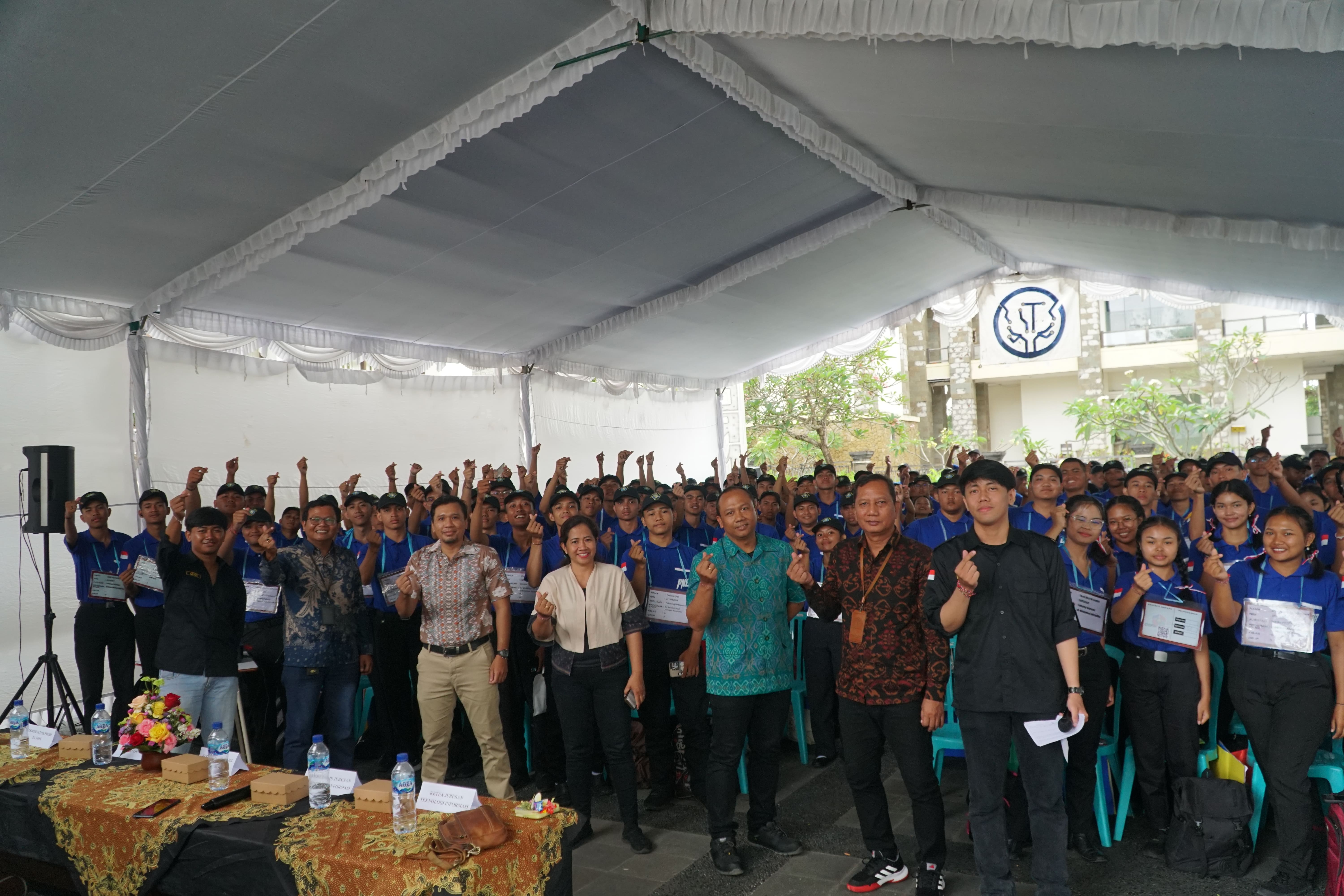 Pengenalan Kehidupan Kampus Mahasiswa Baru Teknologi Informasi 2024